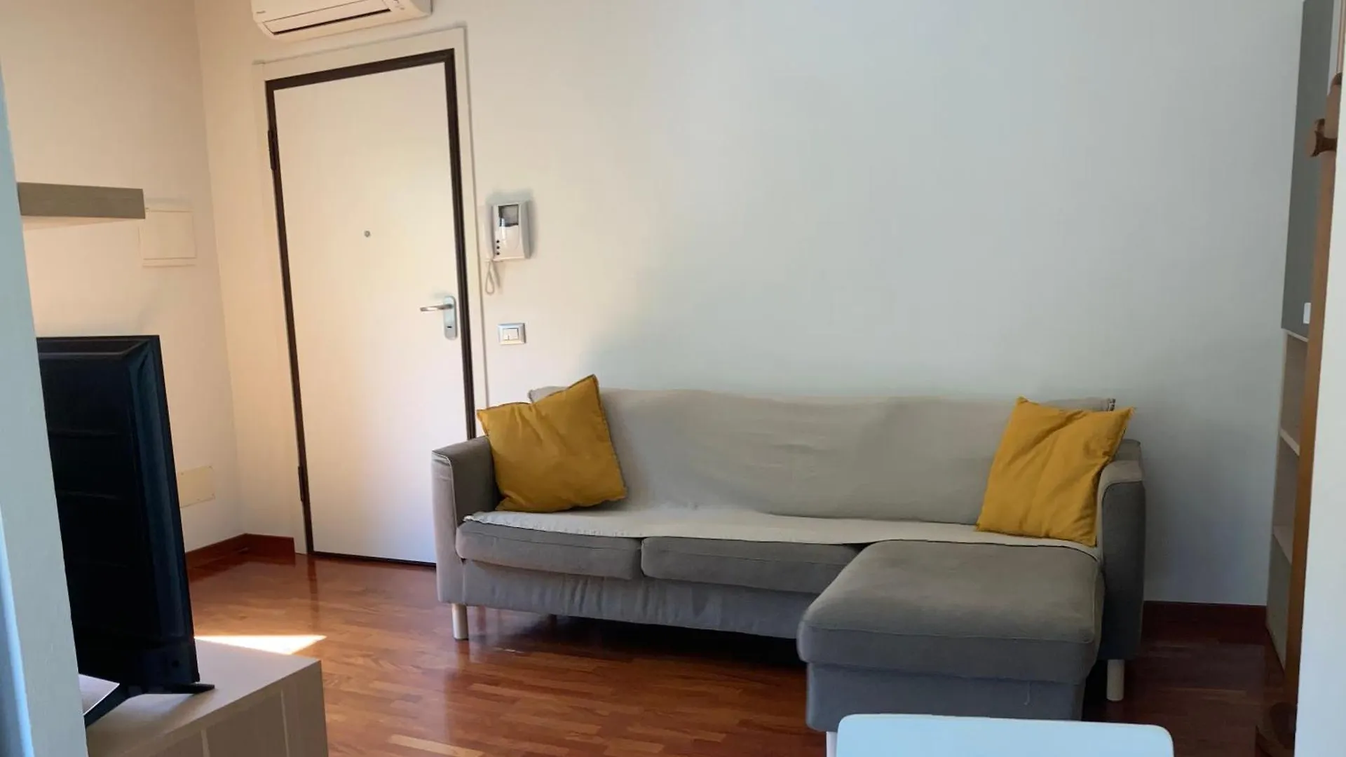A Due Passi Dal Ponte Vecchio Apartment Cesena